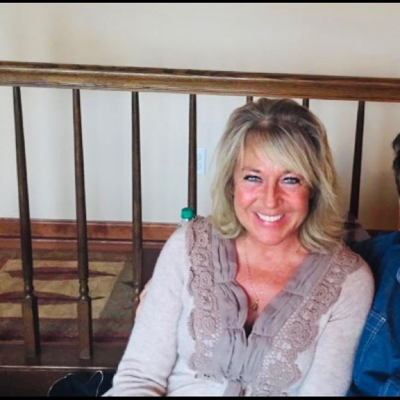 Meet your Posher, Melissa - Picture 1 of 1